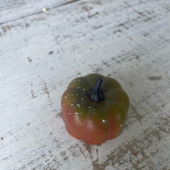 *Pumpkin Tealight Candles Set of 3 - Picture 12 of 17